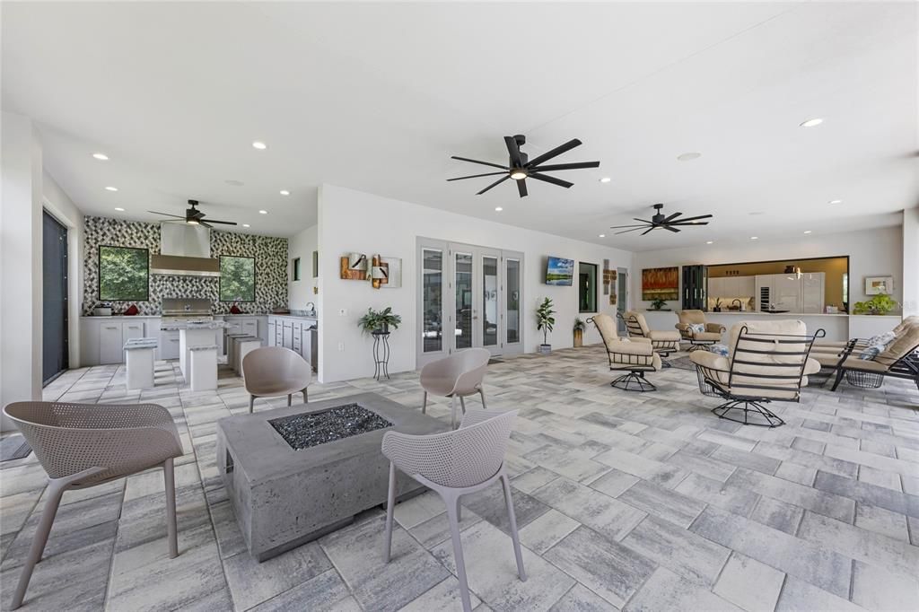 Dining room, Interior, Kitchen, Recessed Lighting