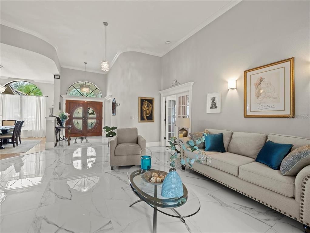 Chandelier, Dining room, Interior, Living room, Marble, Pendant Lights
