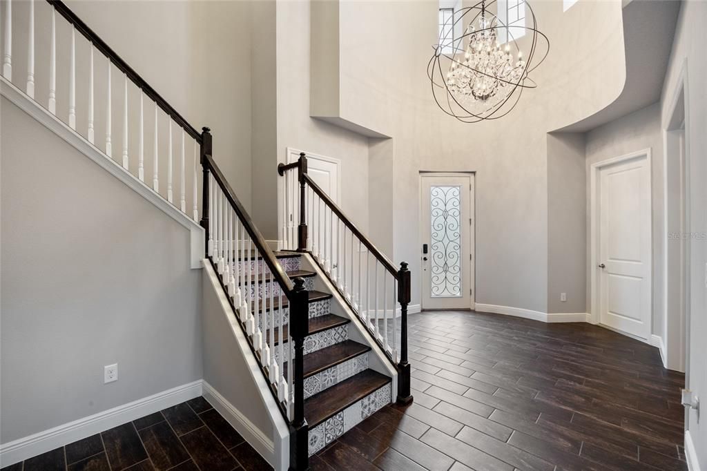 Chandelier, Interior, Wood Texture Flooring