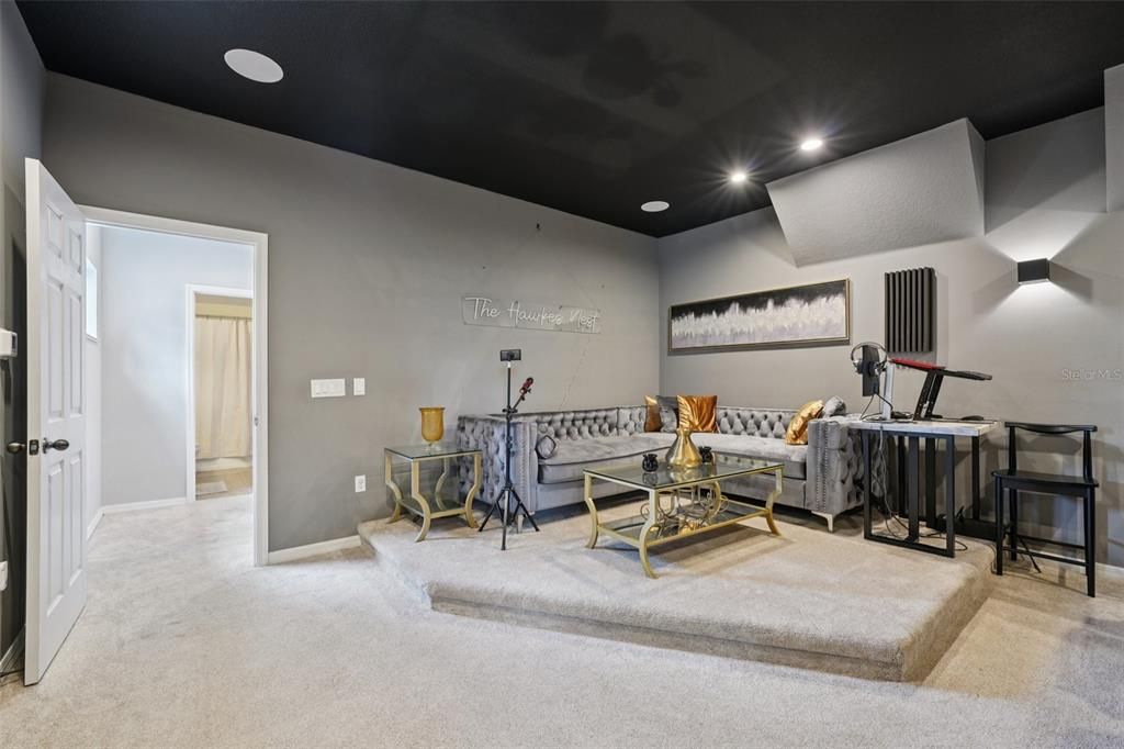 Fitness Equipment, Interior, Living room, Recessed Lighting