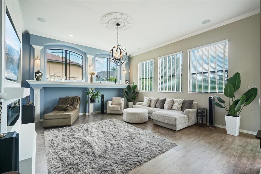 Chandelier, Fireplace, Interior, Recessed Lighting, Wood Texture Flooring