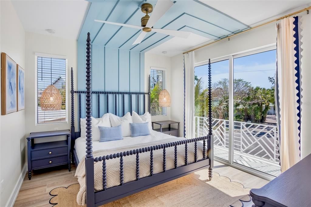Bedroom, Interior, Sun Room, Water, Wood Texture Flooring