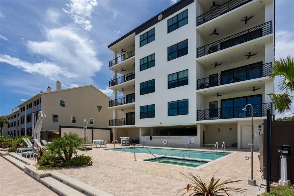 Exterior, Pool