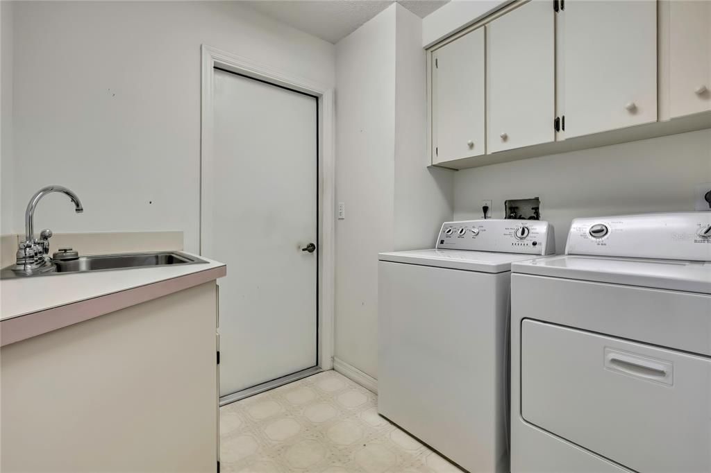 Interior, Washer