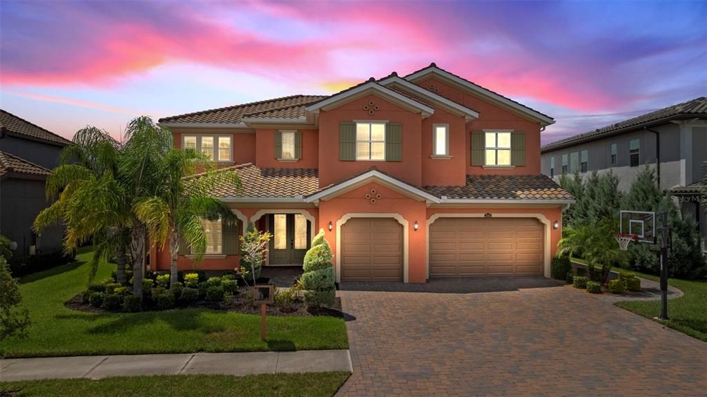 Attached, Exterior, Facade, Mediterranean