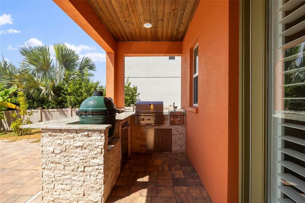 Exterior, Outdoor Kitchen