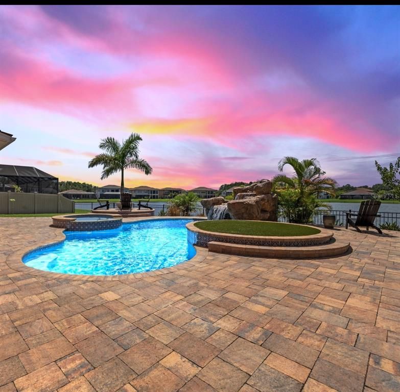 Exterior, Pool, Water