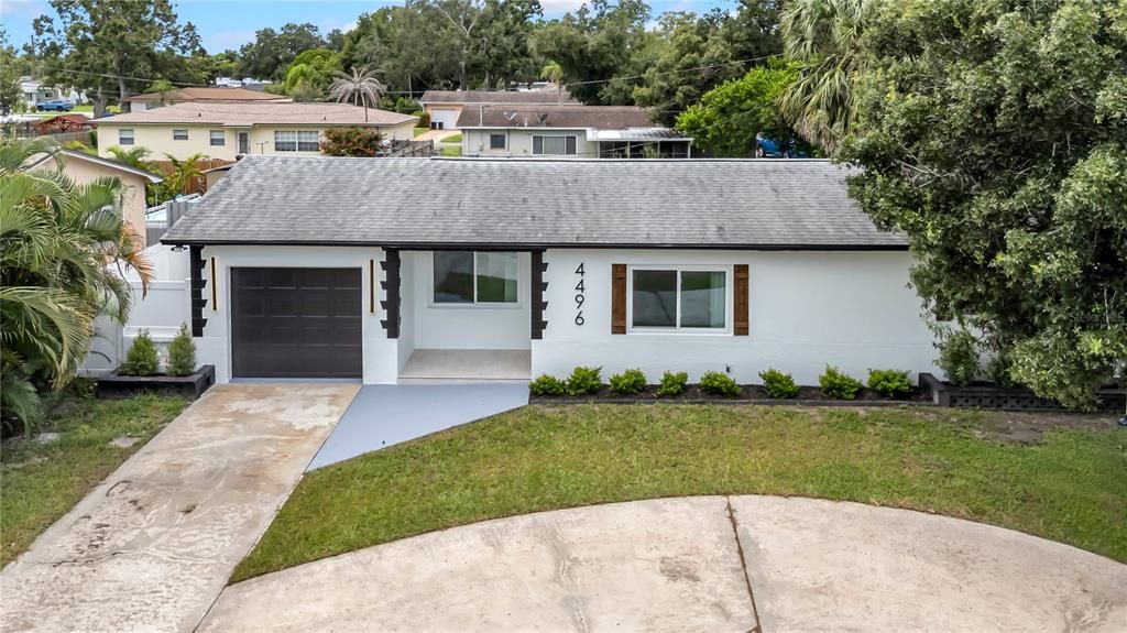 Attached, Exterior, Facade, Ranch