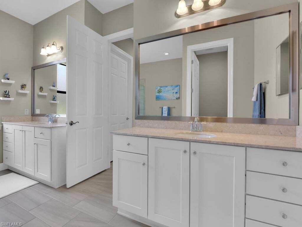Bathroom, Dual Sink Vanities, Interior