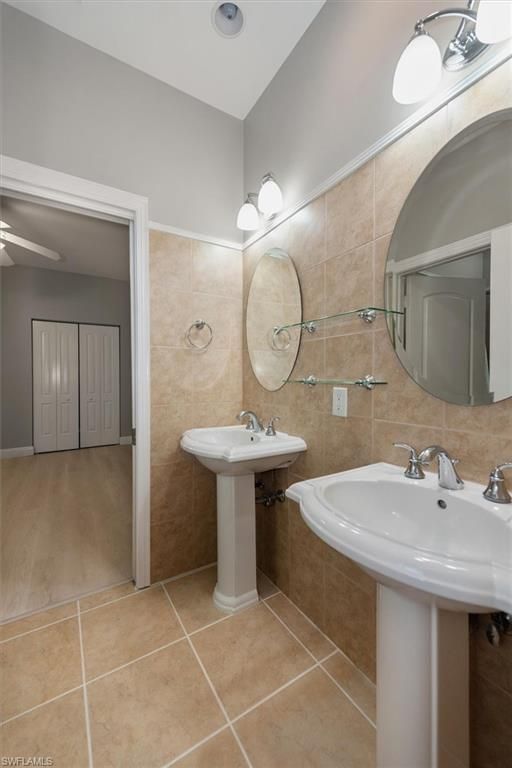 Bathroom, Dual Sink Vanities, Interior