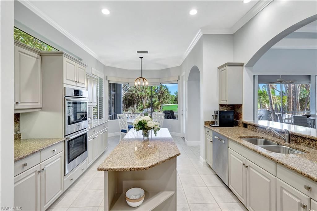 Dining room, Interior, Kitchen, Pendant Lights, Recessed Lighting, Stainless Steel Appliances