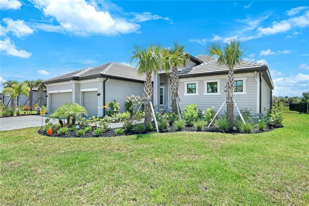 Attached, Backyard, Exterior, Facade, Ranch