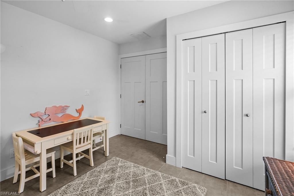 Dining room, Interior, Recessed Lighting