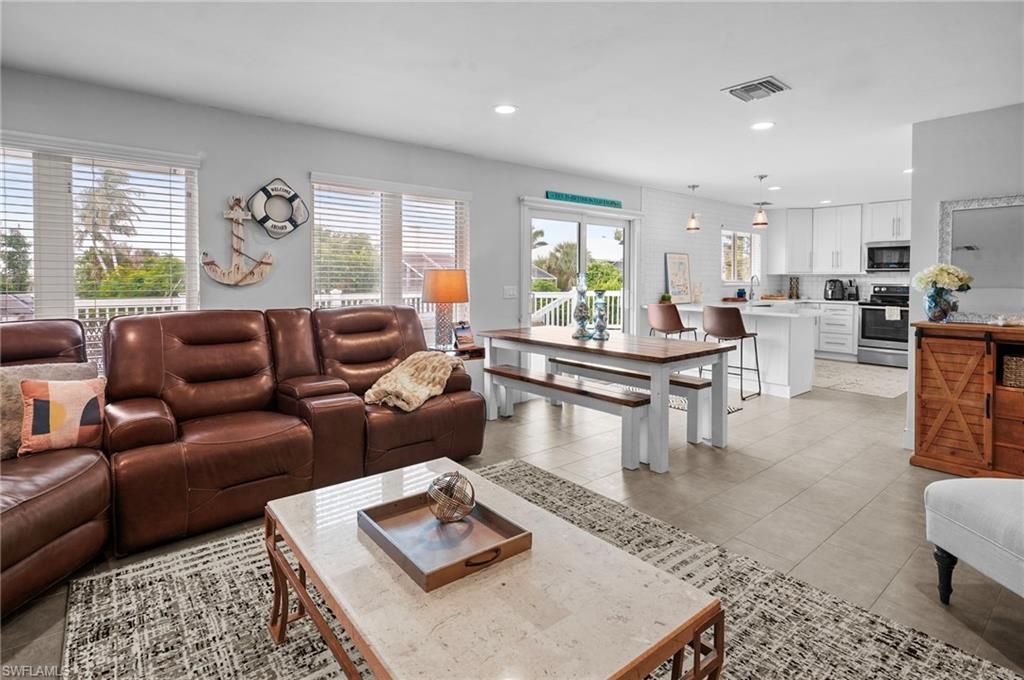 Dining room, Interior, Kitchen, Living room, Pendant Lights, Recessed Lighting, Stainless Steel Appliances