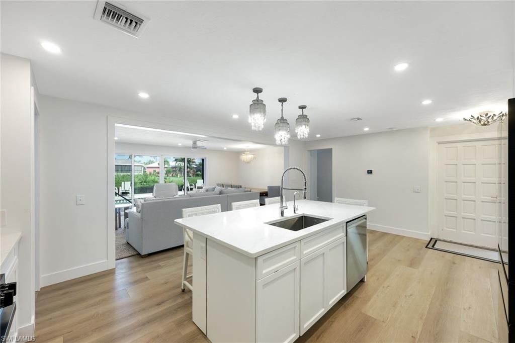 Interior, Kitchen, Living room, Pendant Lights, Recessed Lighting, Wood Texture Flooring