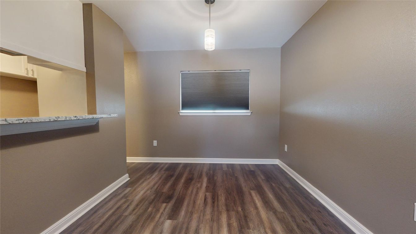 Interior, Pendant Lights, Wood Texture Flooring