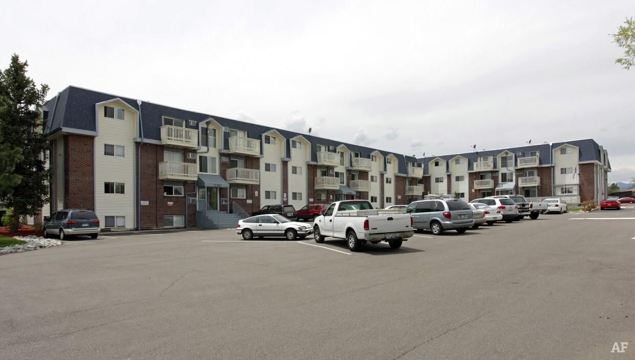 Exterior, Facade, Brick Facade, Condo Building