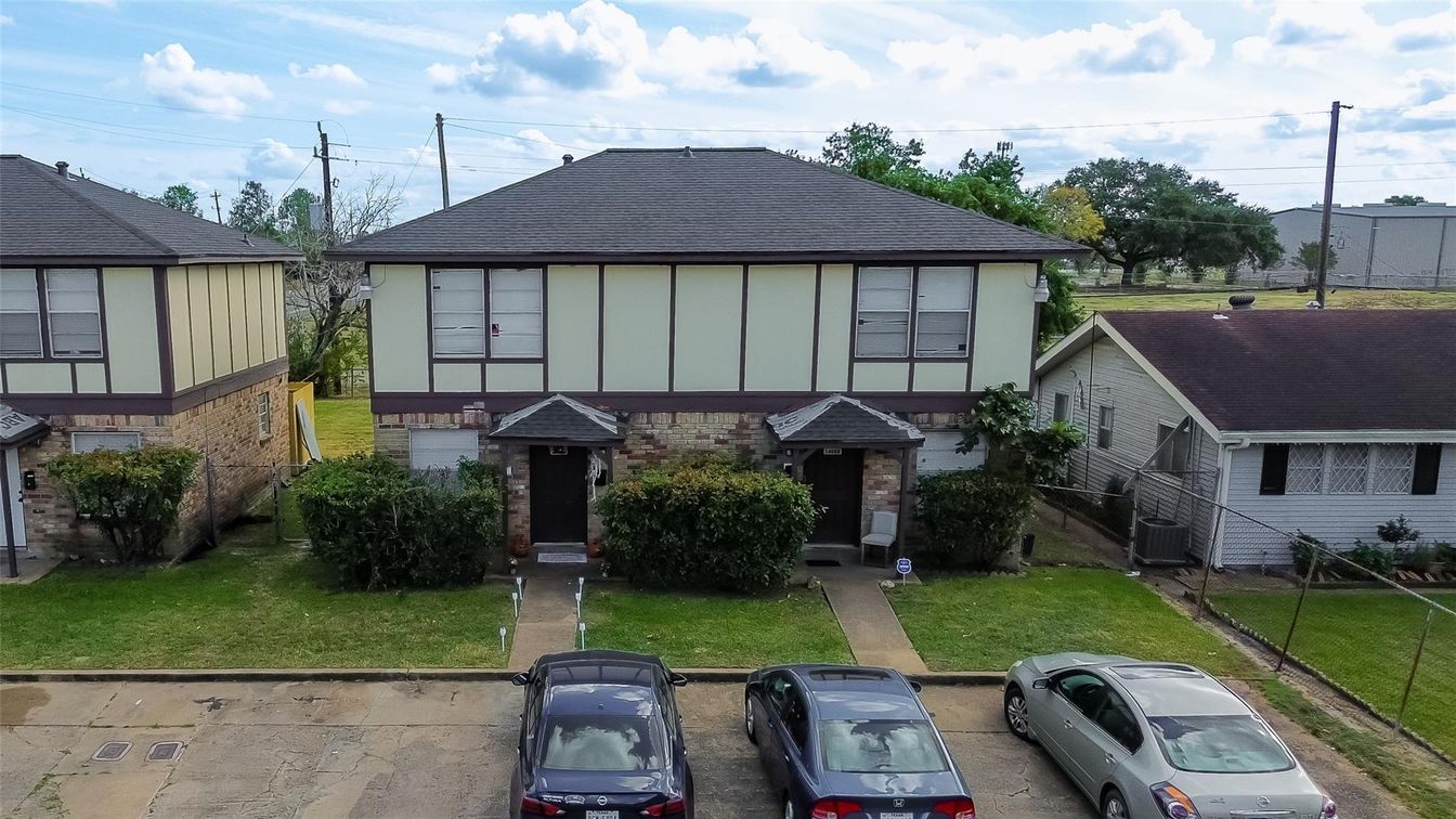 Exterior, Facade, Tudor Revival
