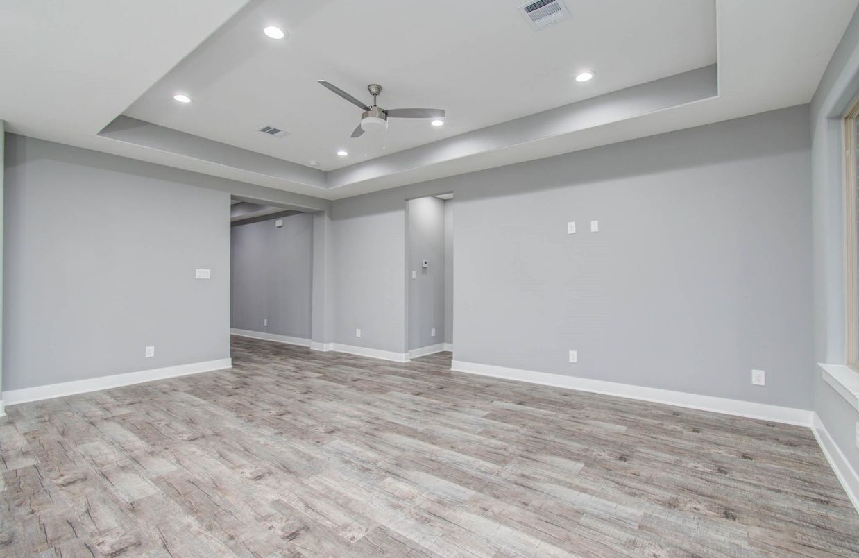 Empty room, Interior, Recessed Lighting, Wood Texture Flooring