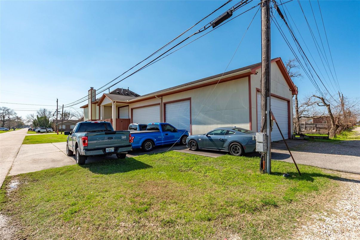 Detached Garage, Exterior