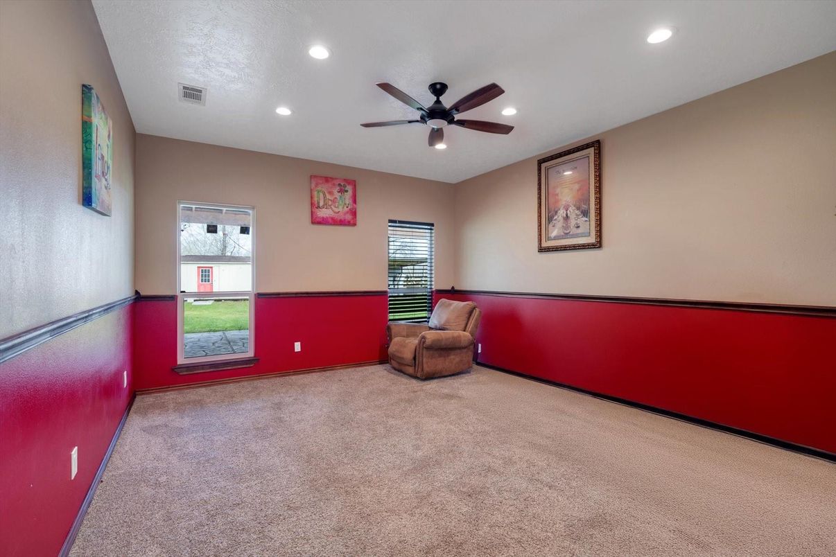 Empty room, Interior, Recessed Lighting