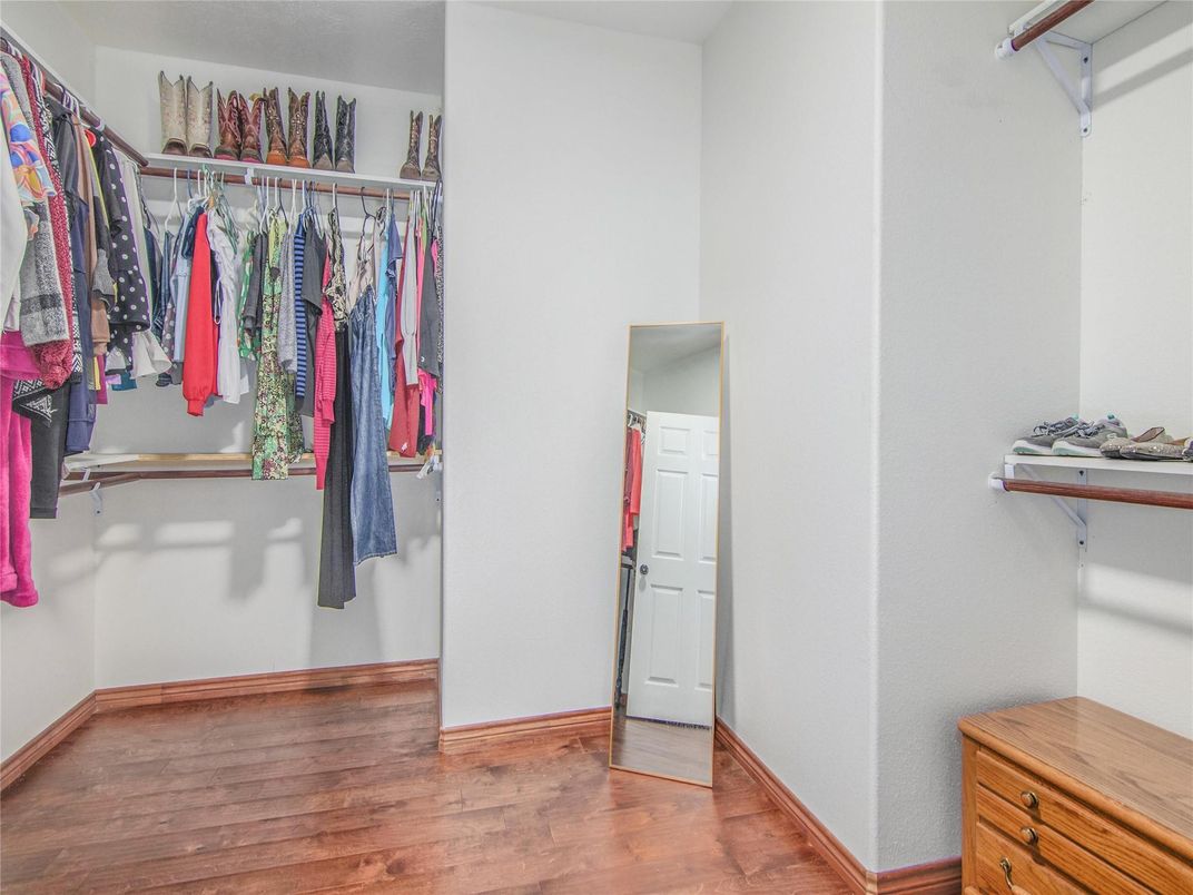 Interior, Walk-in Closets, Wood Texture Flooring