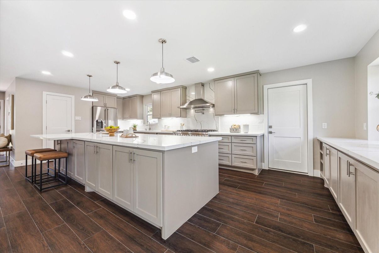Interior, Kitchen, Pendant Lights, Recessed Lighting, Wood Texture Flooring