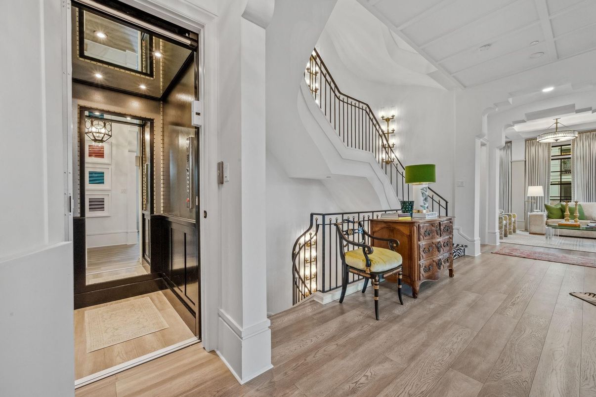 Interior, Recessed Lighting, Wood Texture Flooring