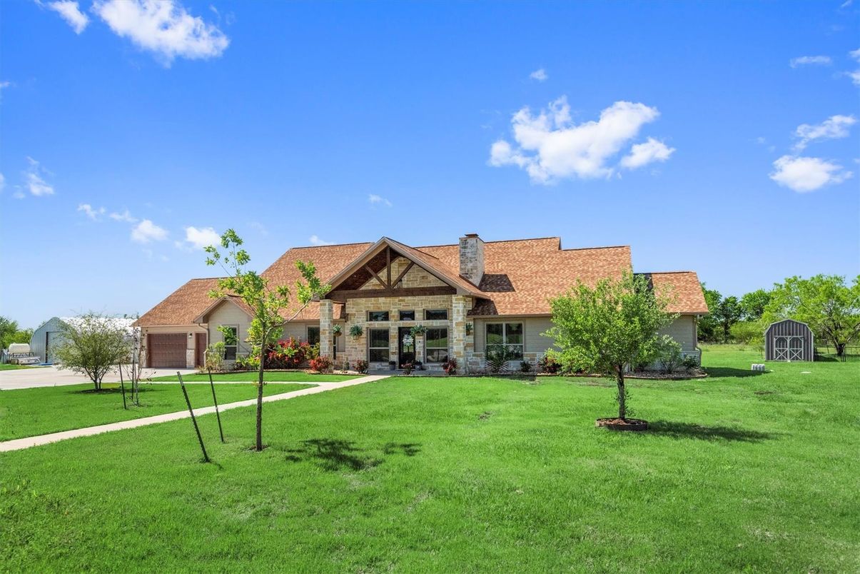Attached, Backyard, Exterior, Facade, Brick Facade, Ranch