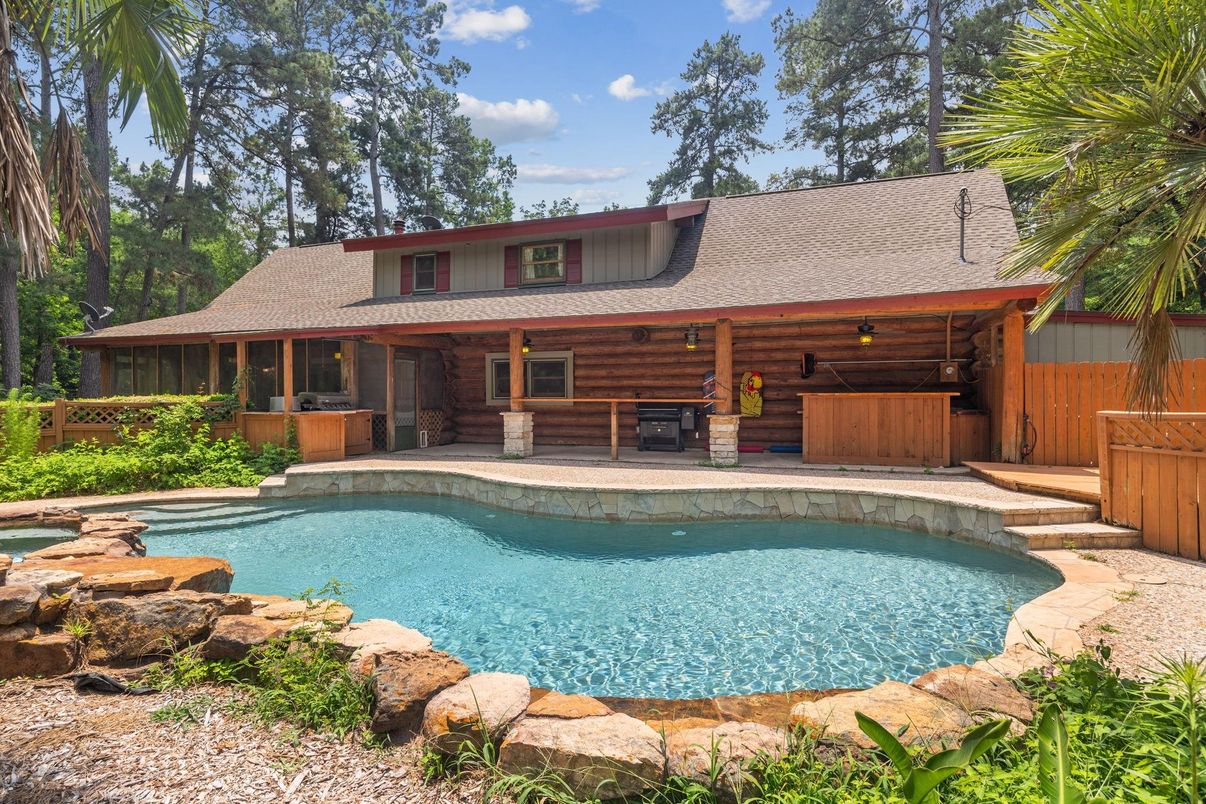 Exterior, Pool