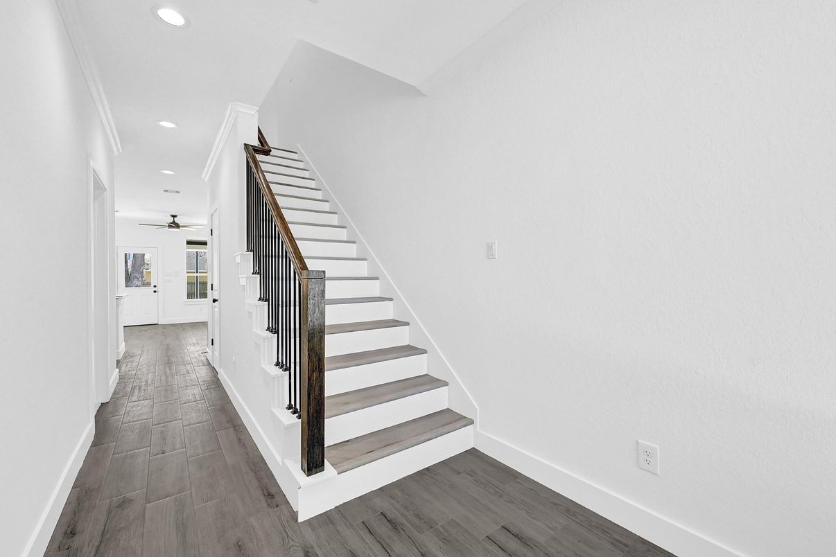 Interior, Recessed Lighting, Wood Texture Flooring