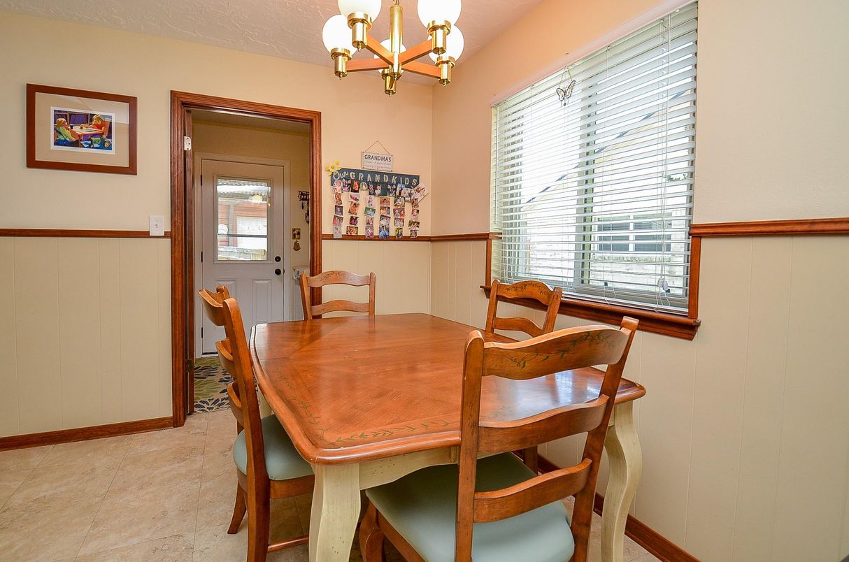 Chandelier, Dining room, Interior