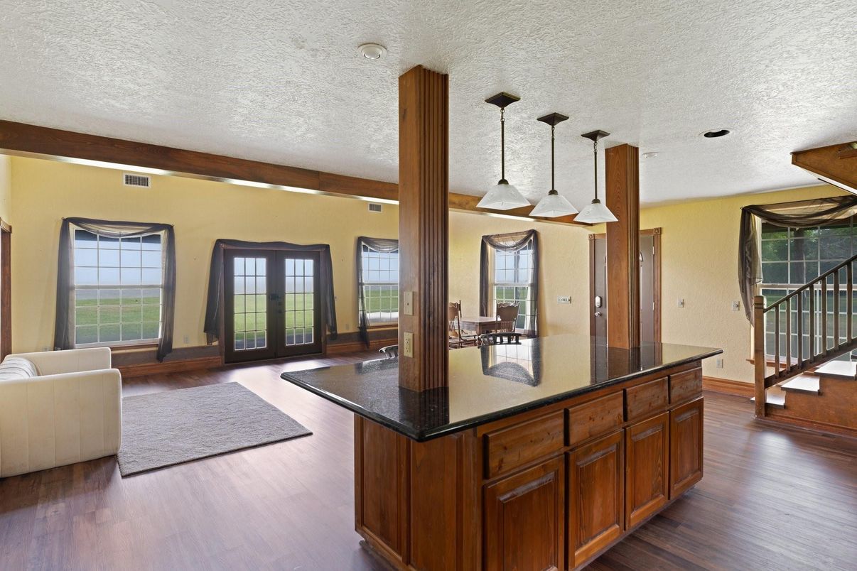Interior, Pendant Lights, Wood Texture Flooring