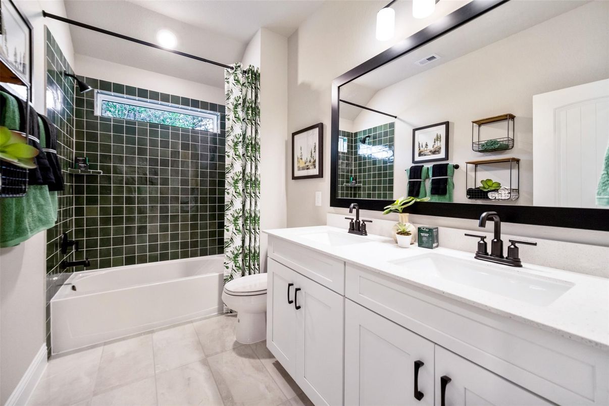 Bathroom, Dual Sink Vanities, Interior, Recessed Lighting