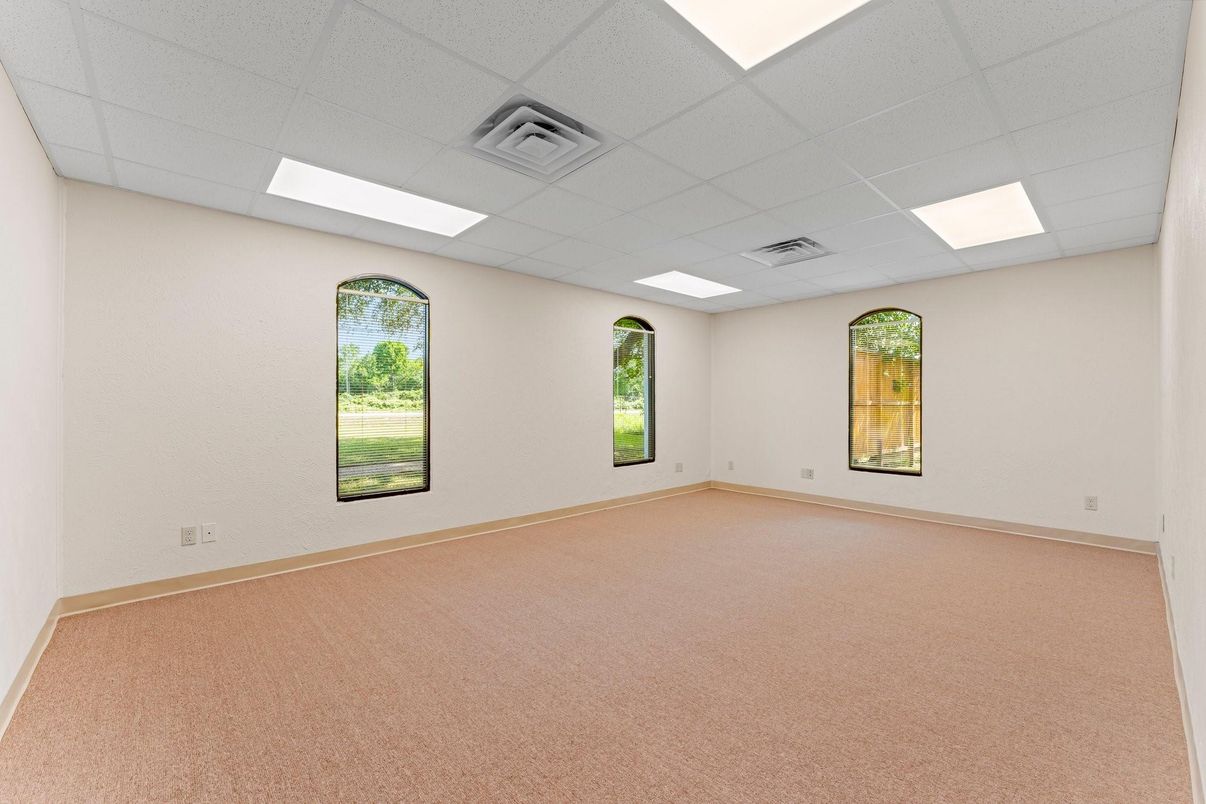 Empty room, Interior, Recessed Lighting