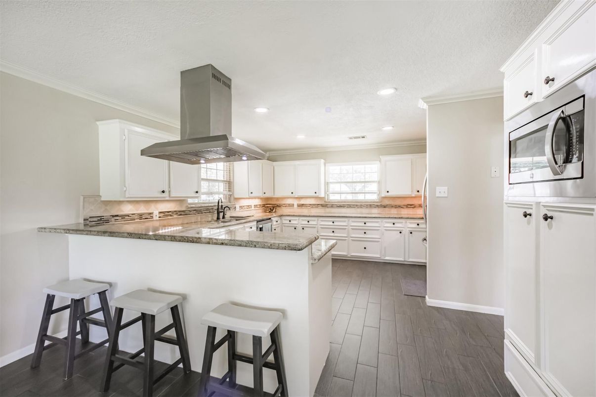 Interior, Kitchen, Recessed Lighting, Wood Texture Flooring