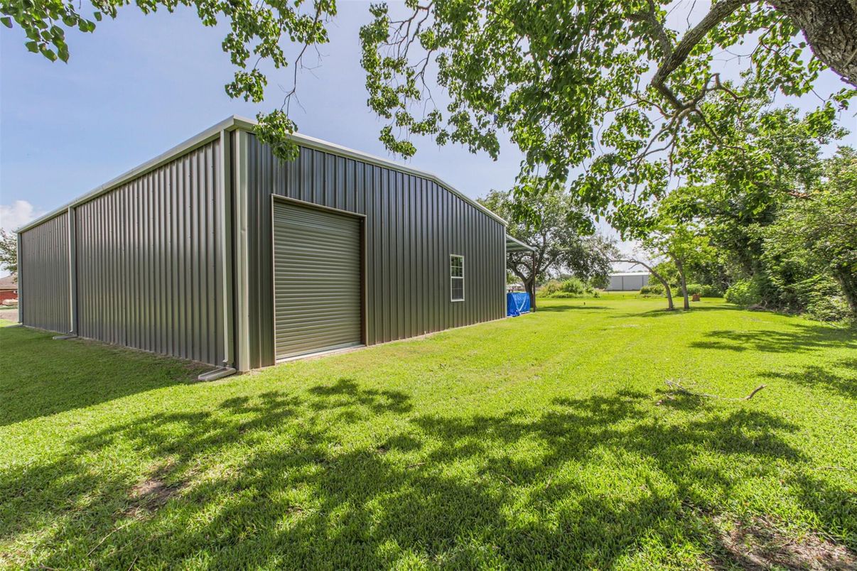 Backyard, Detached Garage, Exterior