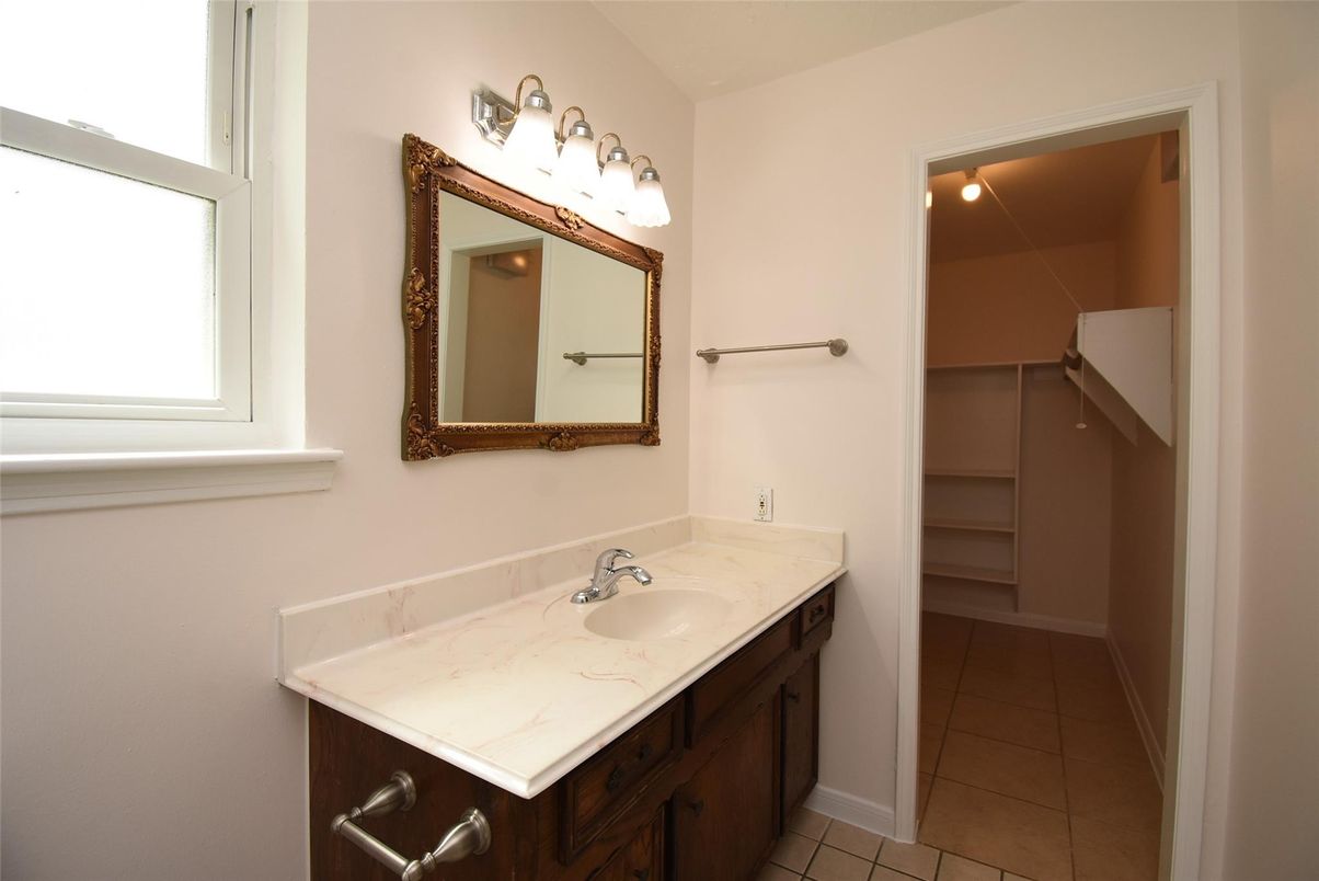 Bathroom, Interior, Walk-in Closets