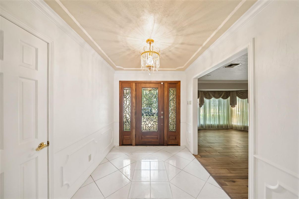 Chandelier, Interior, Wood Texture Flooring