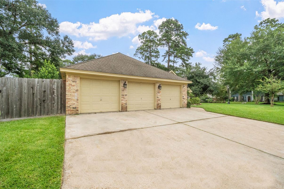 Backyard, Detached Garage, Exterior