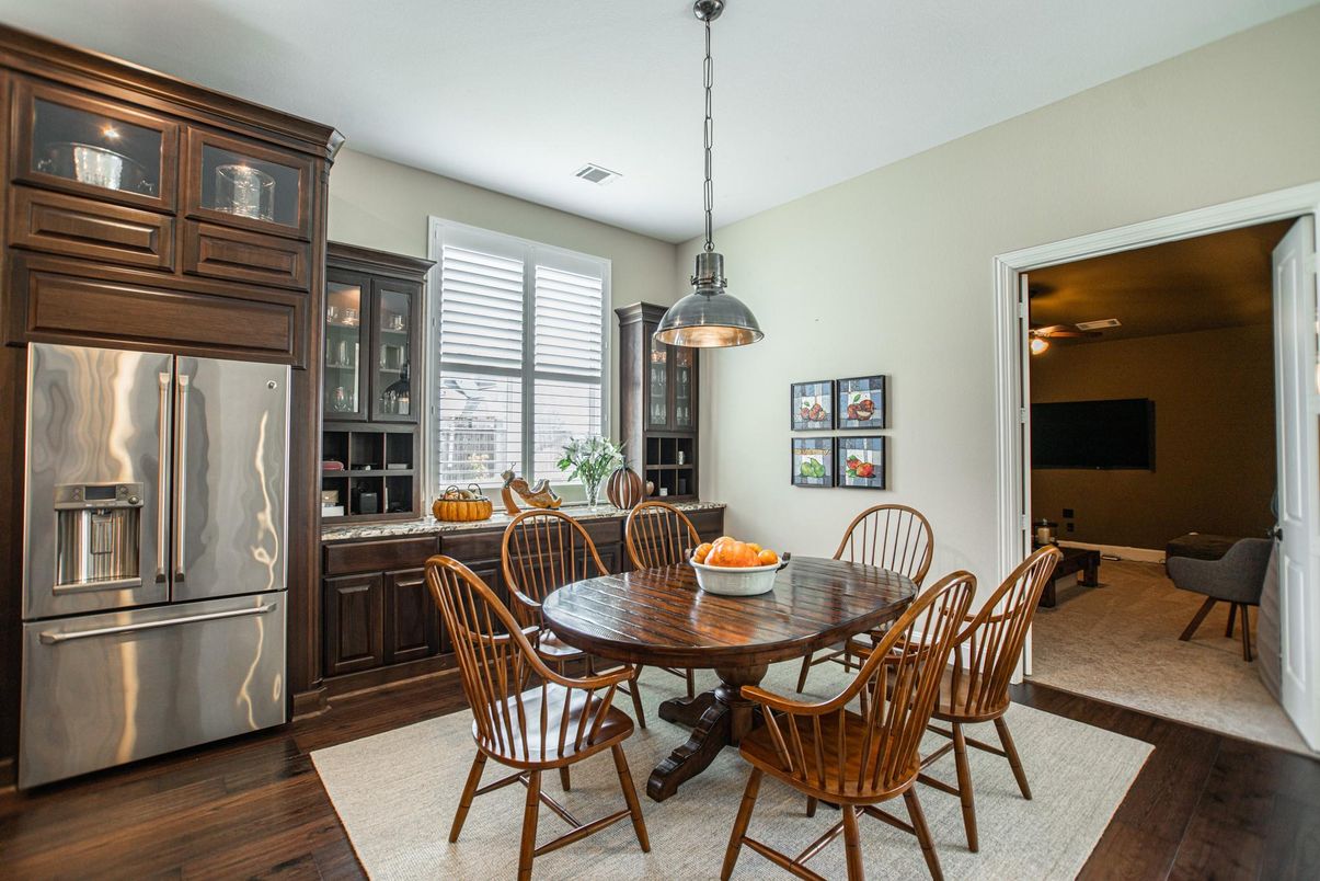Dining room, Interior, Kitchen, Pendant Lights, Stainless Steel Appliances, Wood Texture Flooring