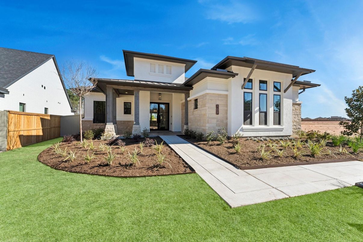 Backyard, Exterior, Facade, Modern