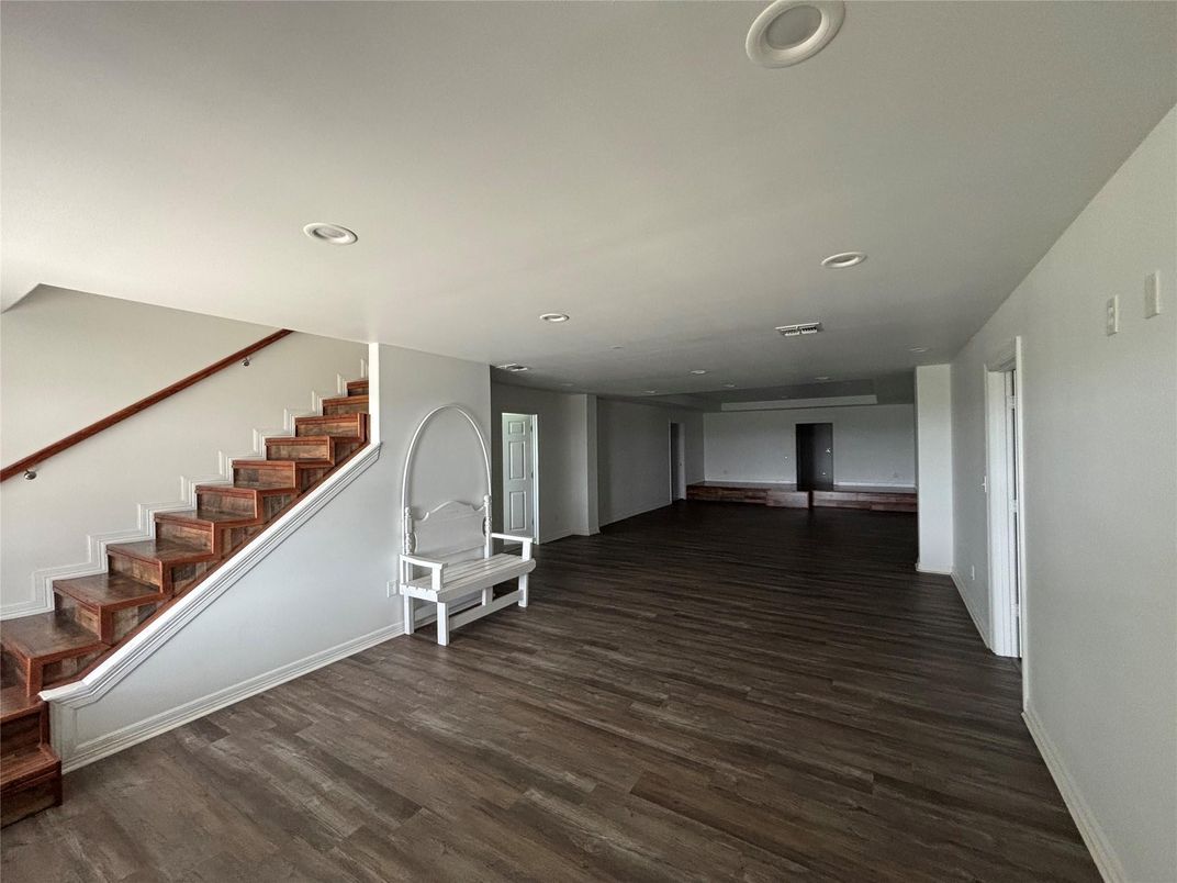 Interior, Recessed Lighting, Wood Texture Flooring