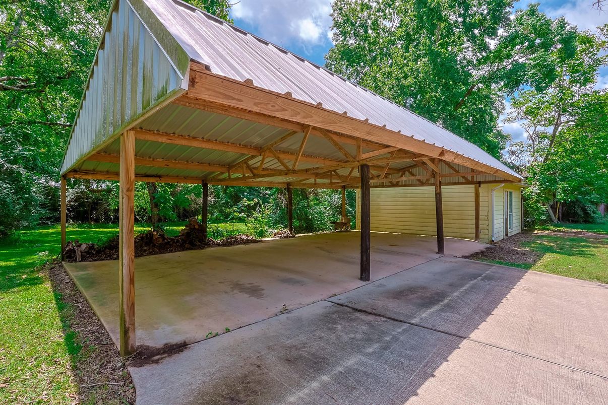 Detached Garage, Exterior
