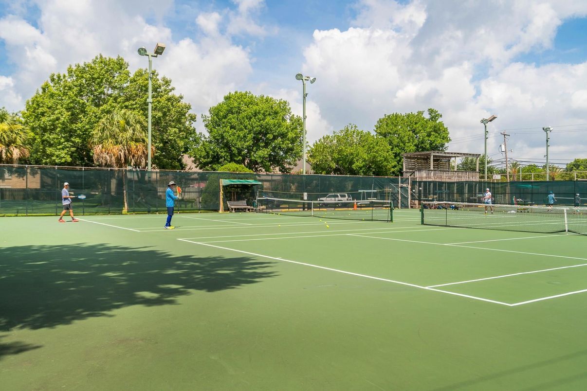 Exterior, Tennis Courts