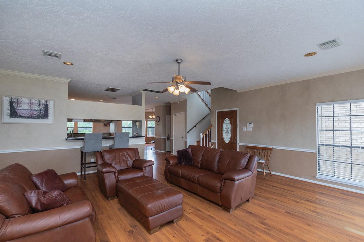 Interior, Kitchen, Living room, Recessed Lighting, Wood Texture Flooring