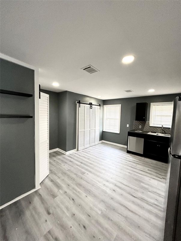 Empty room, Interior, Recessed Lighting, Wood Texture Flooring
