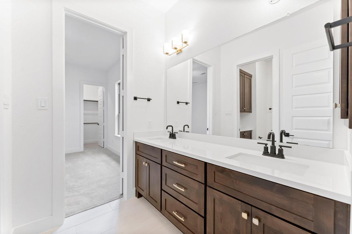Bathroom, Dual Sink Vanities, Interior