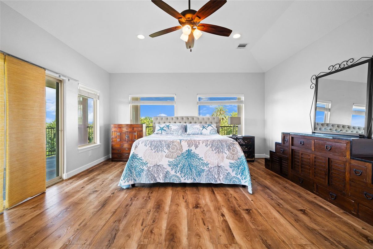 Bedroom, Interior, Recessed Lighting, Wood Texture Flooring