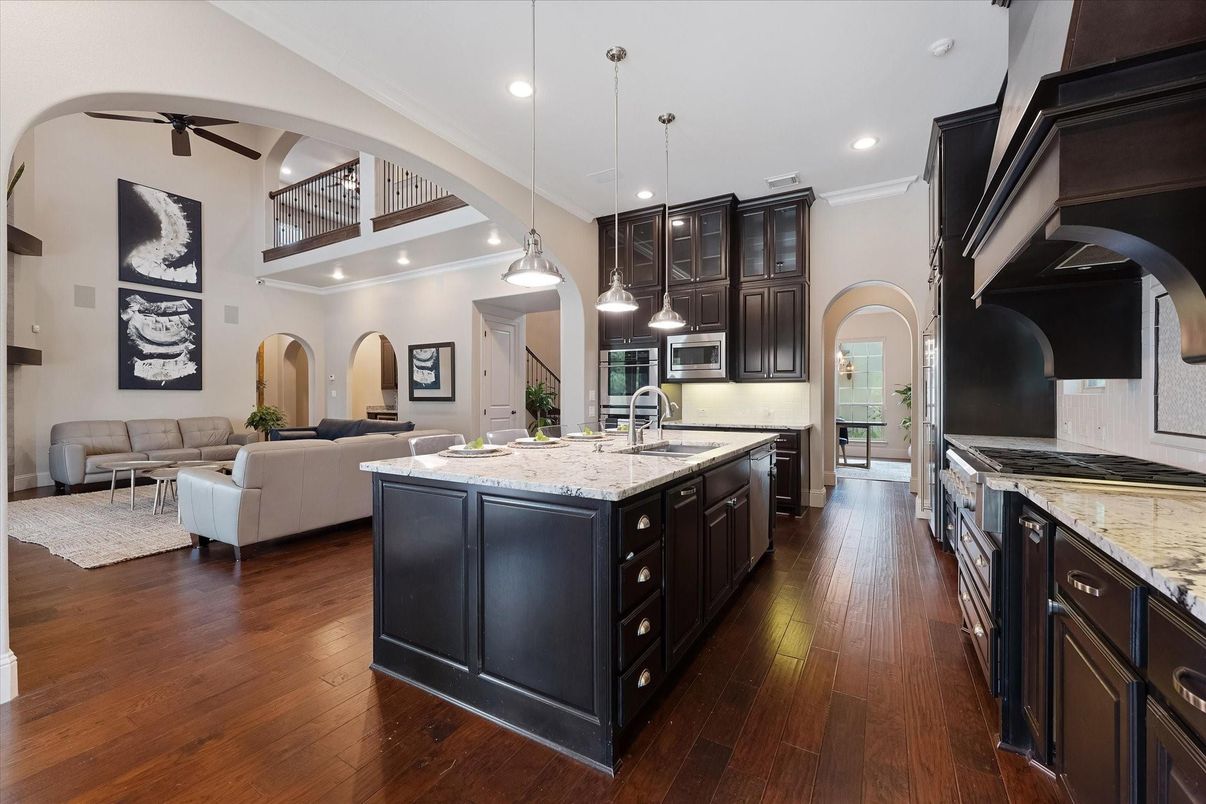 Interior, Kitchen, Living room, Pendant Lights, Recessed Lighting, Wood Texture Flooring